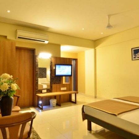 Hotel Tiranga Residency ปูเน่ ภายนอก รูปภาพ